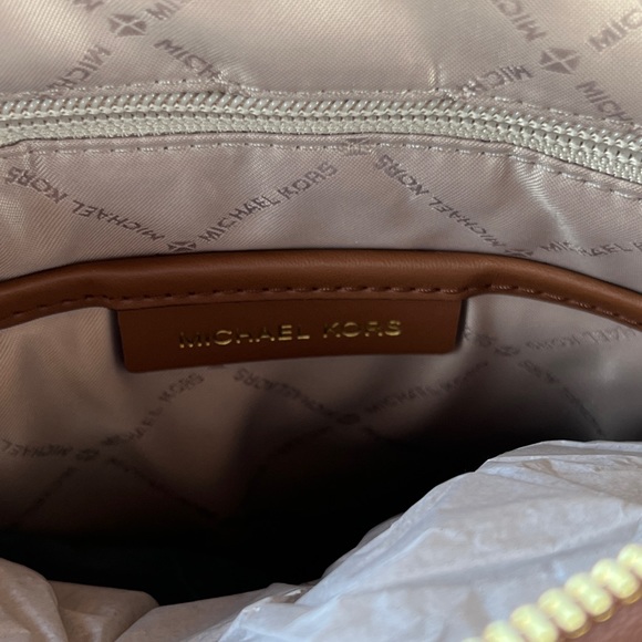 Michael Kors MK Graphic Logo Cindy backpack Signature NWT Authentic - Picture 7 of 10